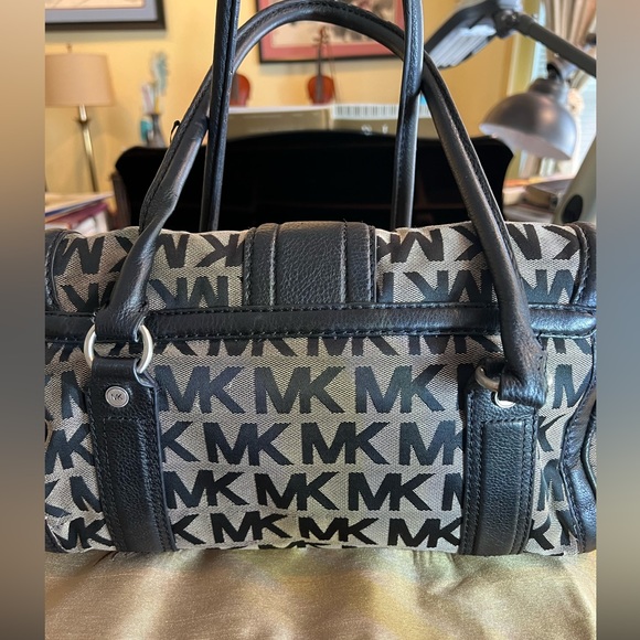 Michael Kors Bag - Picture 2 of 2